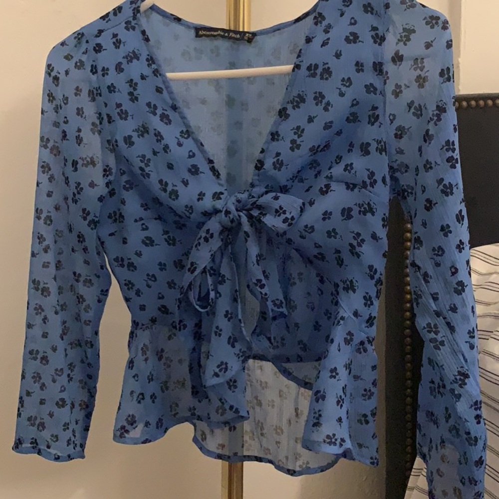 Abercrombie XS Flattering Summer Top